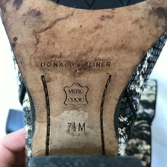 Donald J Pliner Couture Swift gold Metallic Ankle Boots size 7.5 - Picture 12 of 15